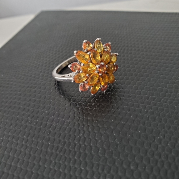 Saipphon • Orange Sapphire Ring - Picture 1 of 5